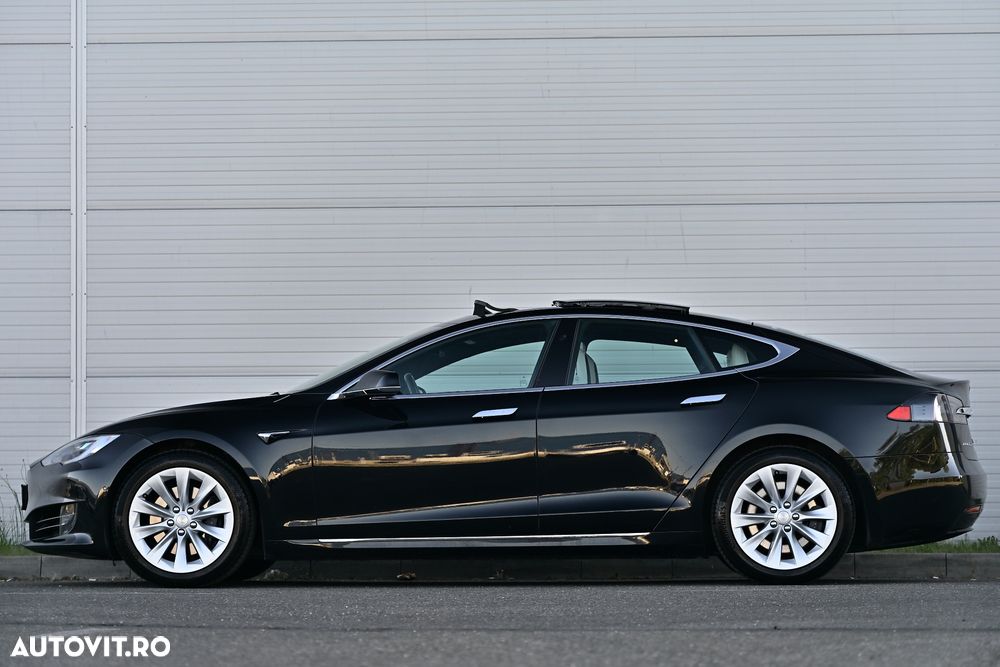 Tesla Model S - 13