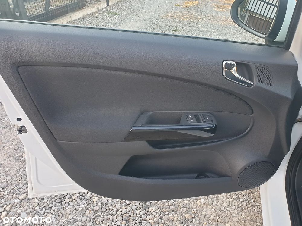 Opel Corsa 1.4 16V Energy - 9