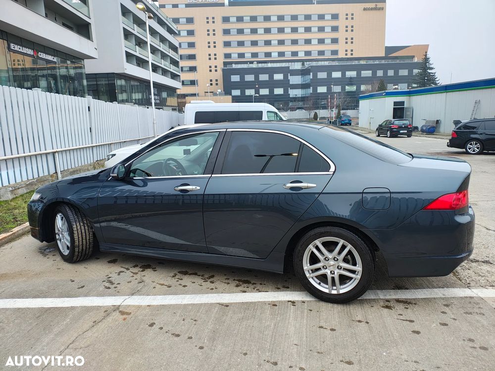 Honda Accord 2.0 i 4 Door - 2