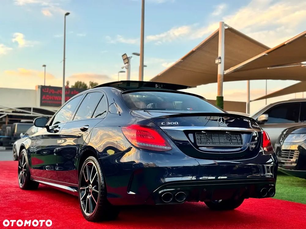 Mercedes-Benz Klasa C 300 4Matic 9G-TRONIC - 3