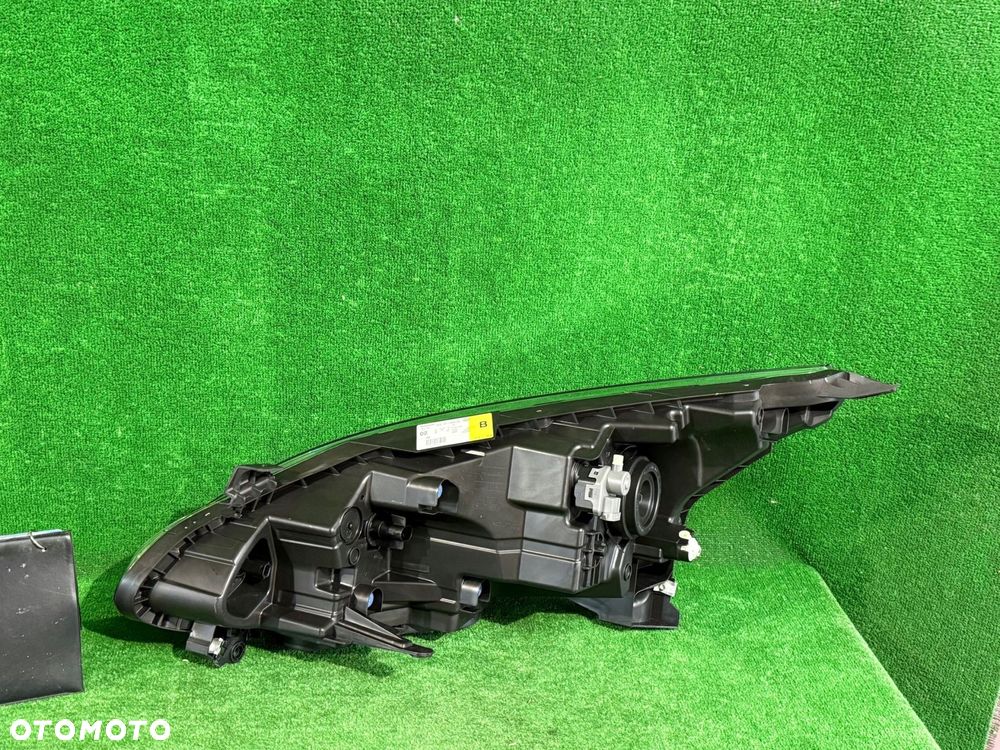 REFLEKTOR PRAWY NISSAN E-NV NV200 nr:629 - 3