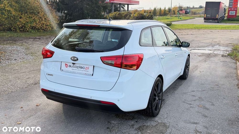 Kia Ceed - 22