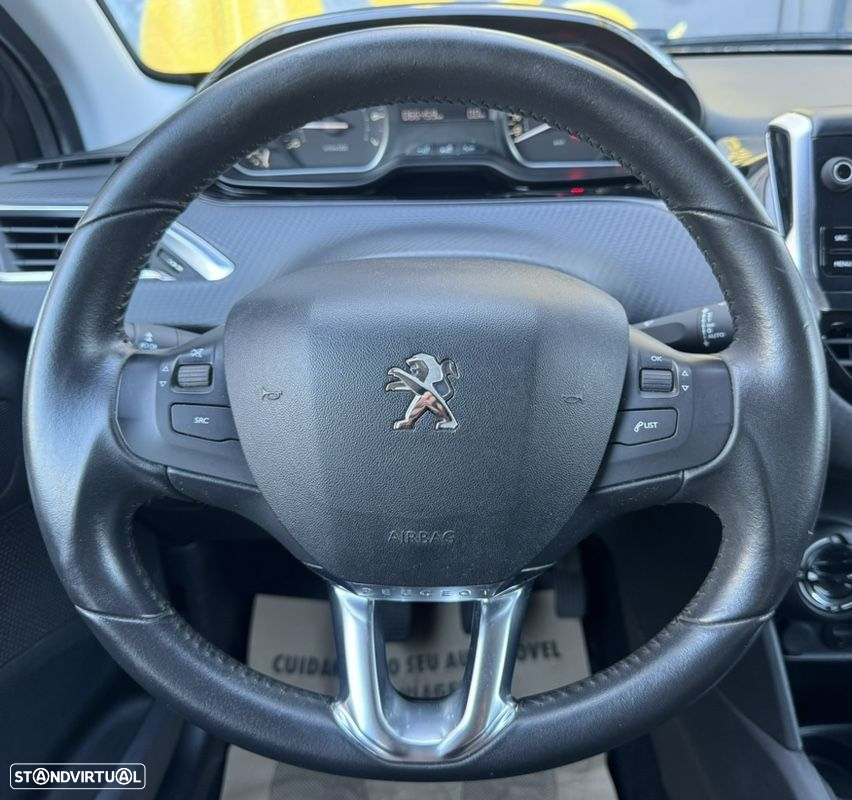 Peugeot 208 1.2 PureTech Style - 20