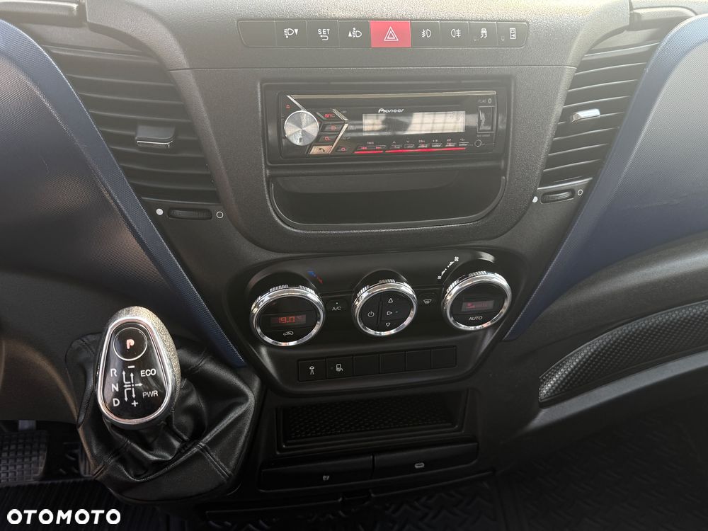 Iveco DAILY 35-180 3.0 HPI 180KM WYWROTKA 3-stronna !Resor+Poduszka ! HAK ! SUPER STAN!!! - 17