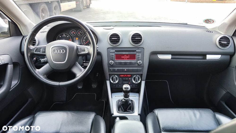 Audi A3 Sportback 1.6 TDI DPF Attraction - 26