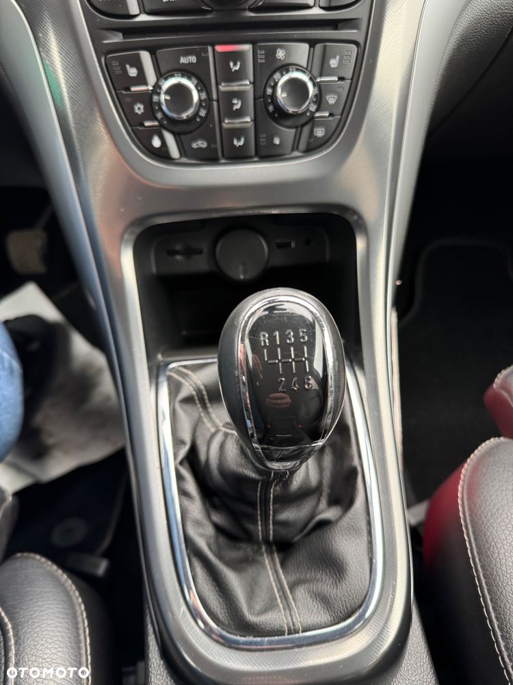 Opel Astra 1.6 Turbo Edition - 11
