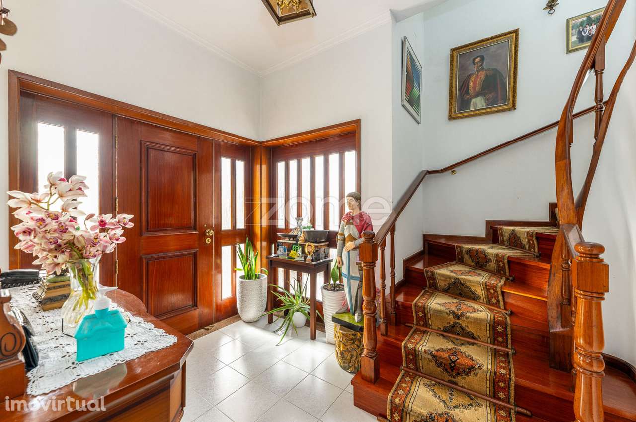 Moradia T3 em Grijó com 2.531 m² de Terreno e Campo Futebol - Grande imagem: 5/30