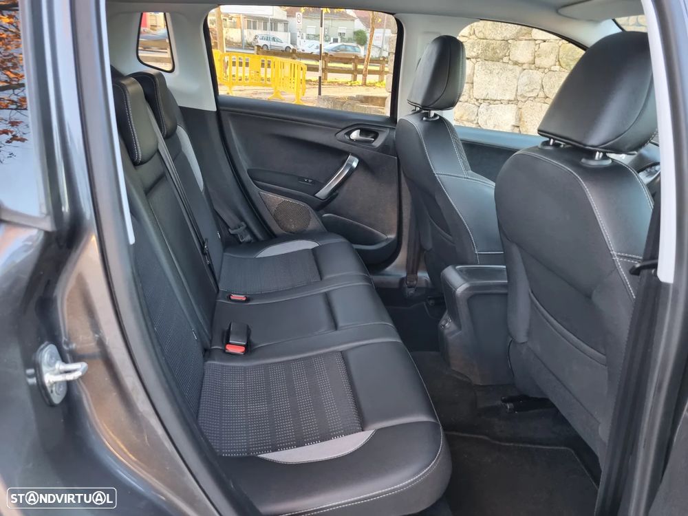 Peugeot 2008 1.2 PureTech Allure - 27