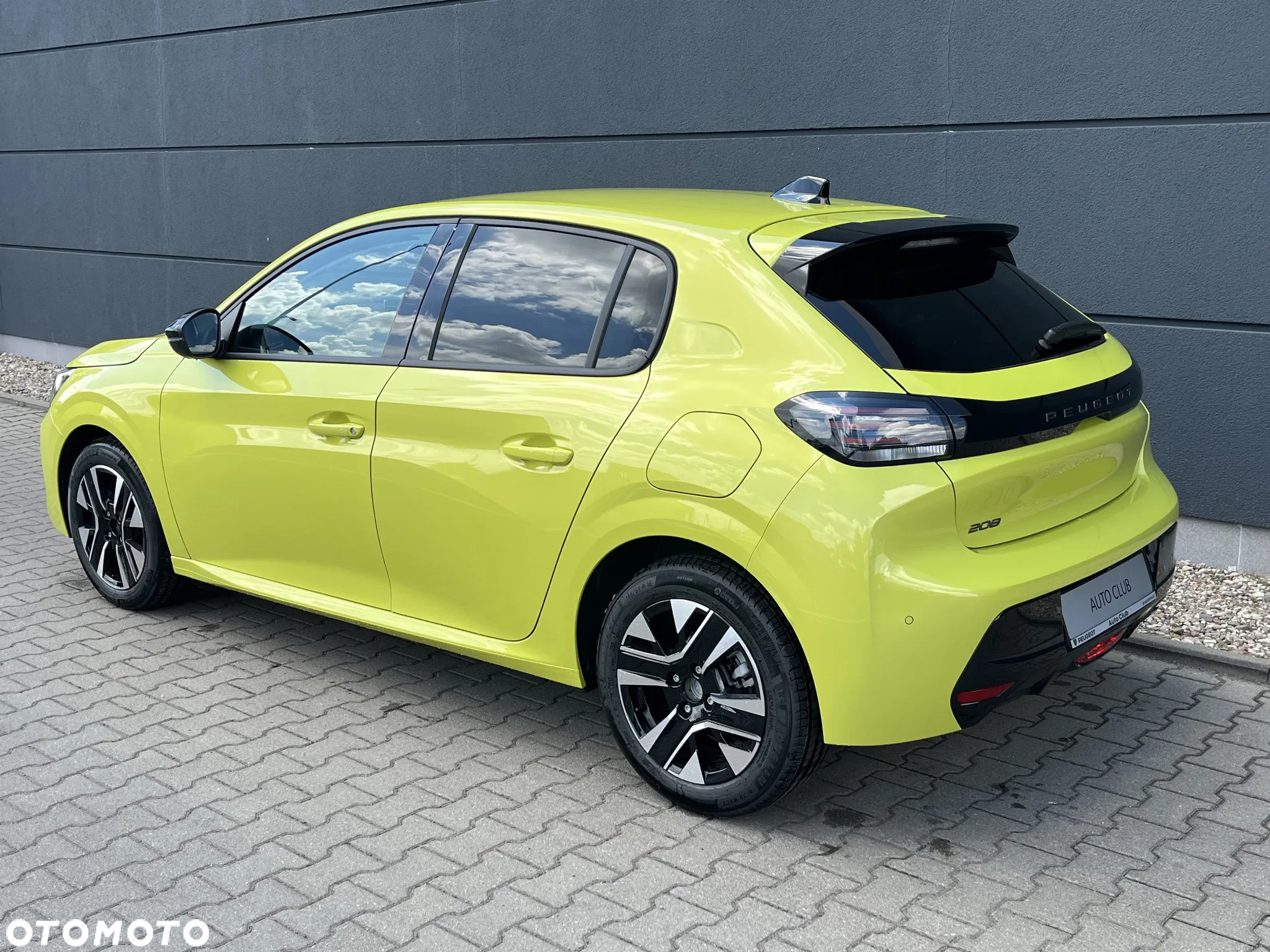 Peugeot 208 - 5