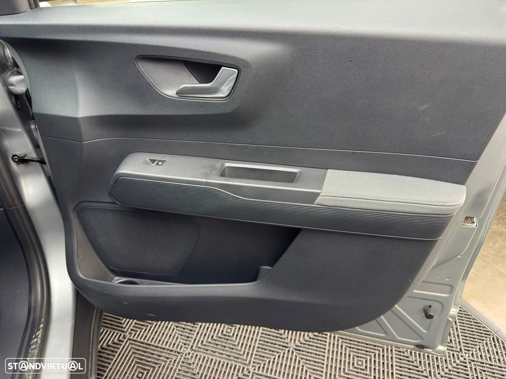 Ford Tourneo Courier 1.0 EcoBoost Titanium - 23