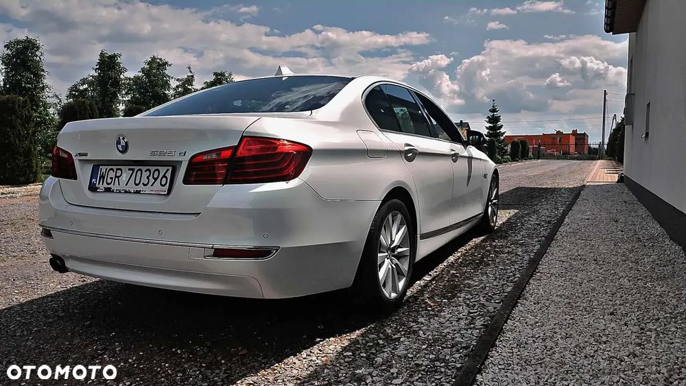 BMW Seria 5 525d xDrive Luxury Line - 2