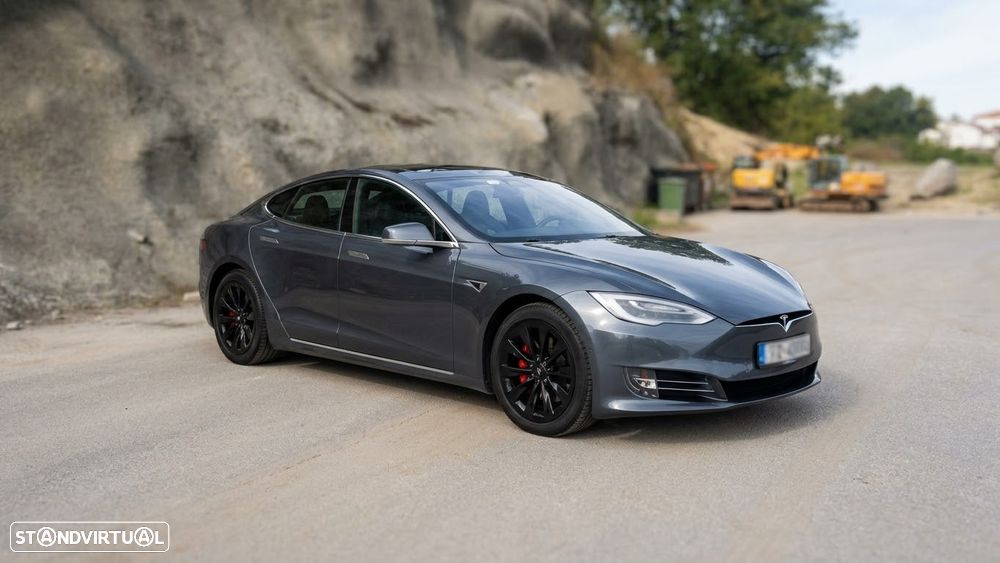 Tesla Model S - 6