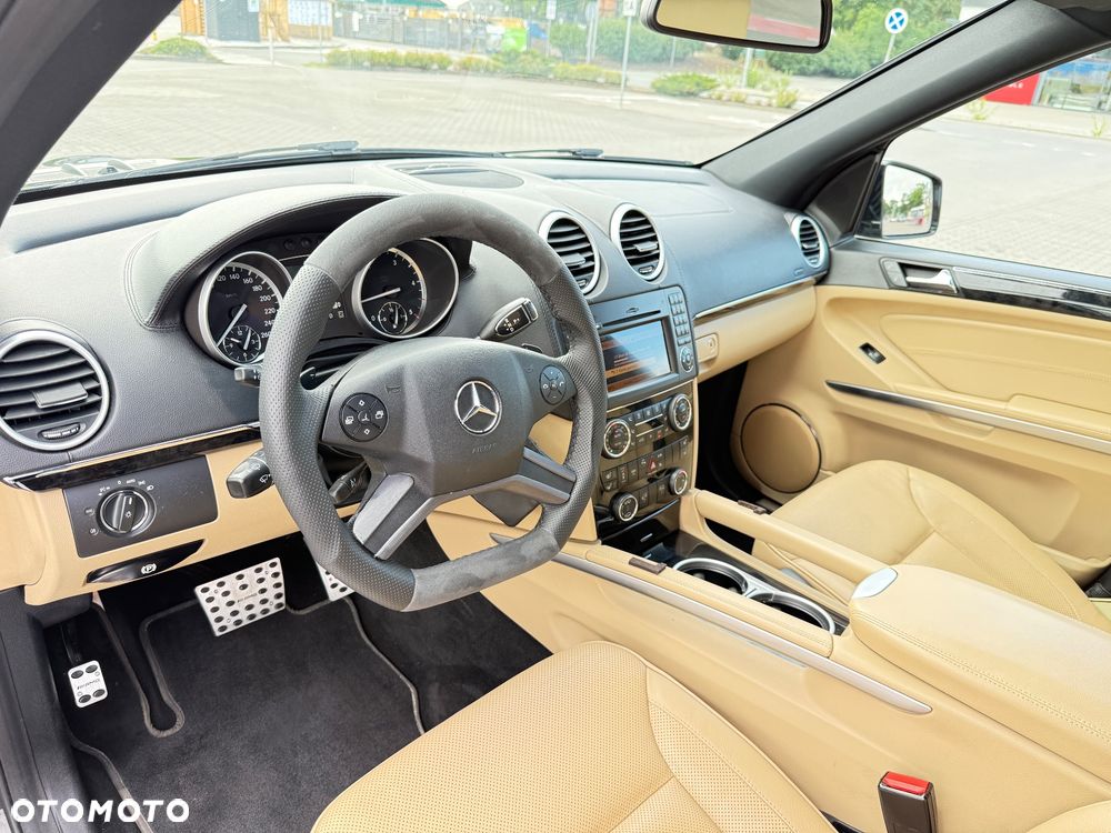 Mercedes-Benz GL - 12