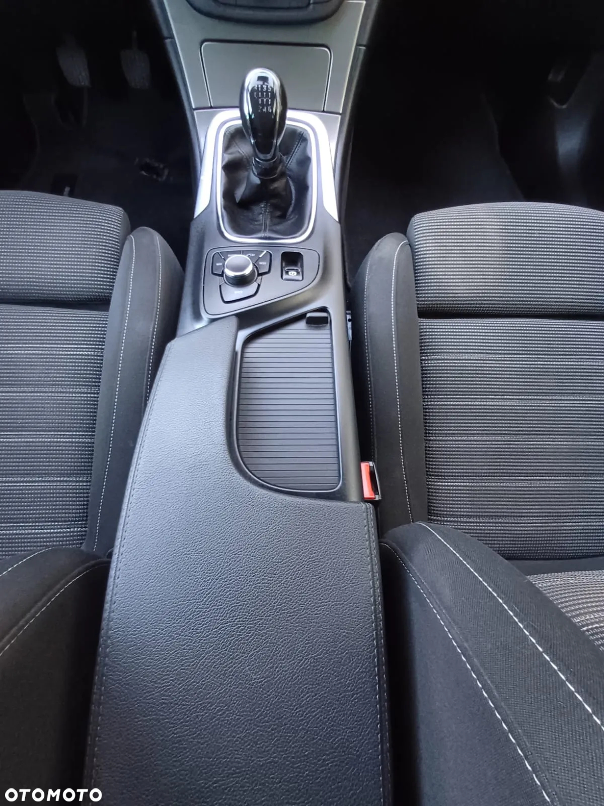 Opel Insignia 2.0 CDTI Sports Tourer - 12