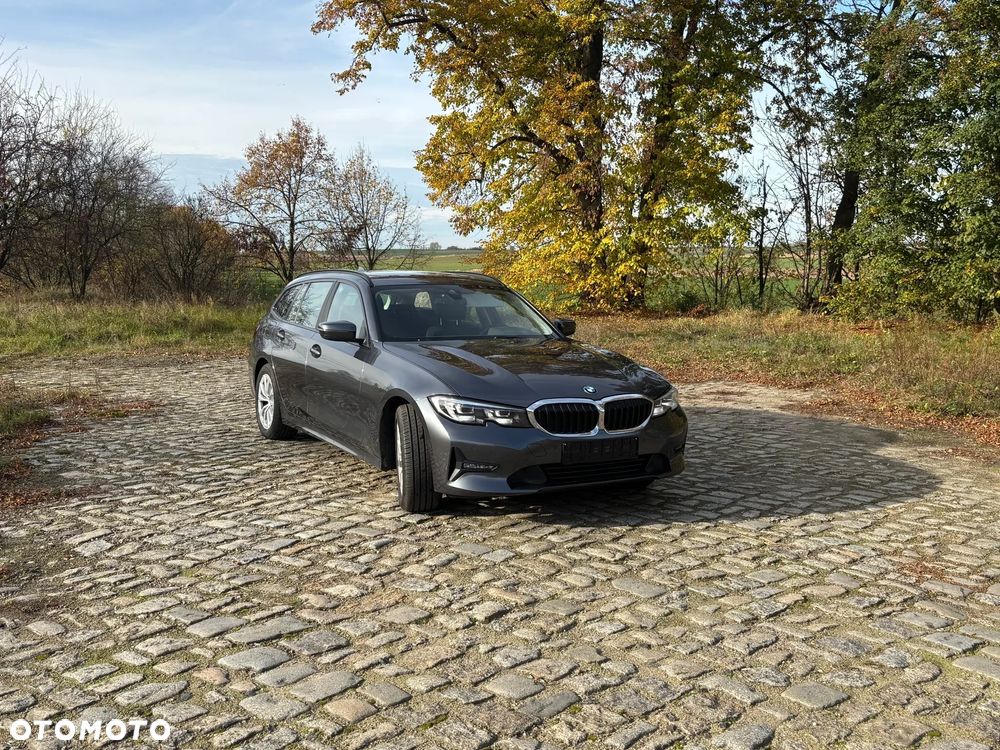 BMW Seria 3 320d Touring Advantage - 2