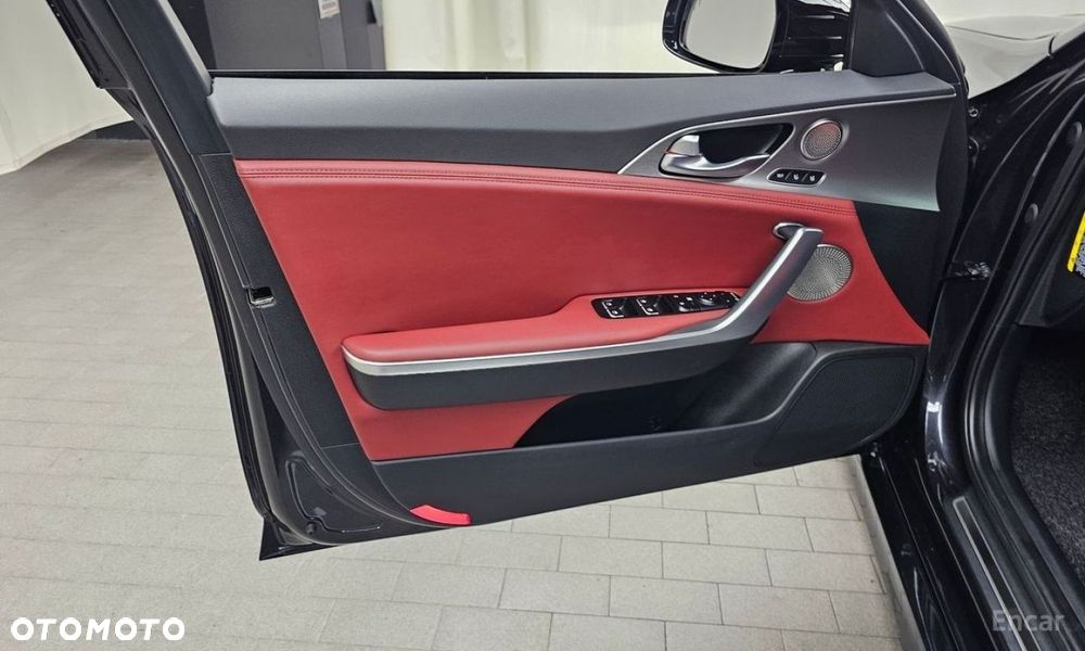Kia Stinger - 23