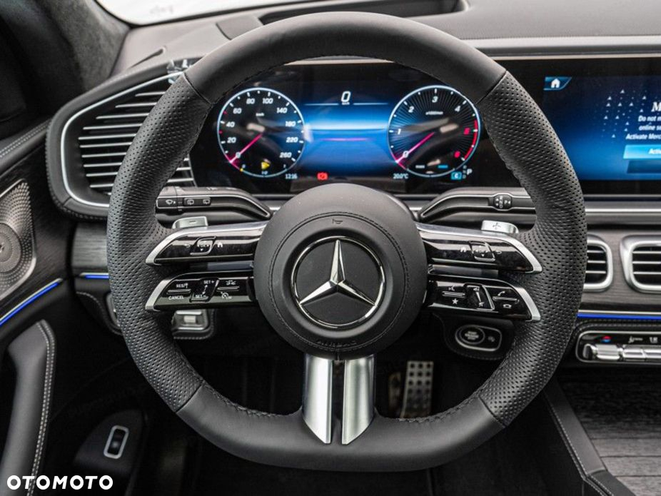 Mercedes-Benz GLS - 11