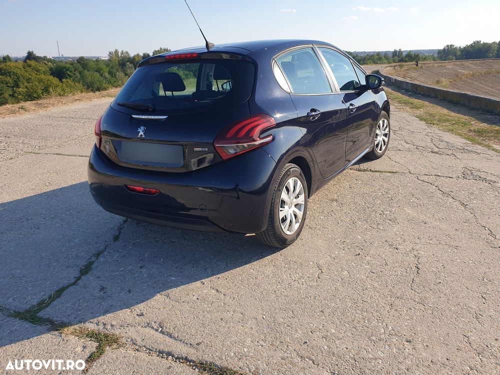 Peugeot 208 1.6 e-HDi FAP STT Allure - 6