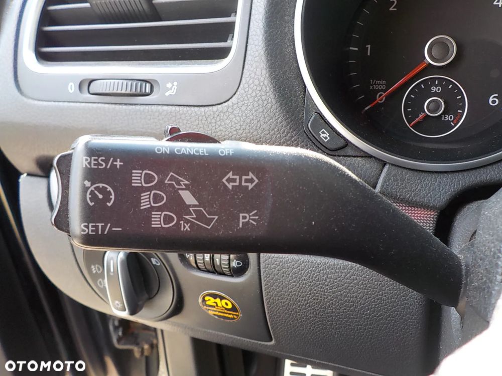 Volkswagen Golf 2.0 TDI DPF Style - 18