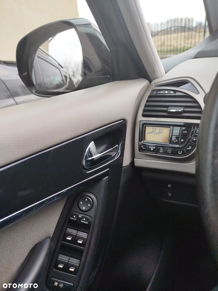 Citroën C4 Picasso 2.0 HDi FAP EGS6 Exclusive - 8