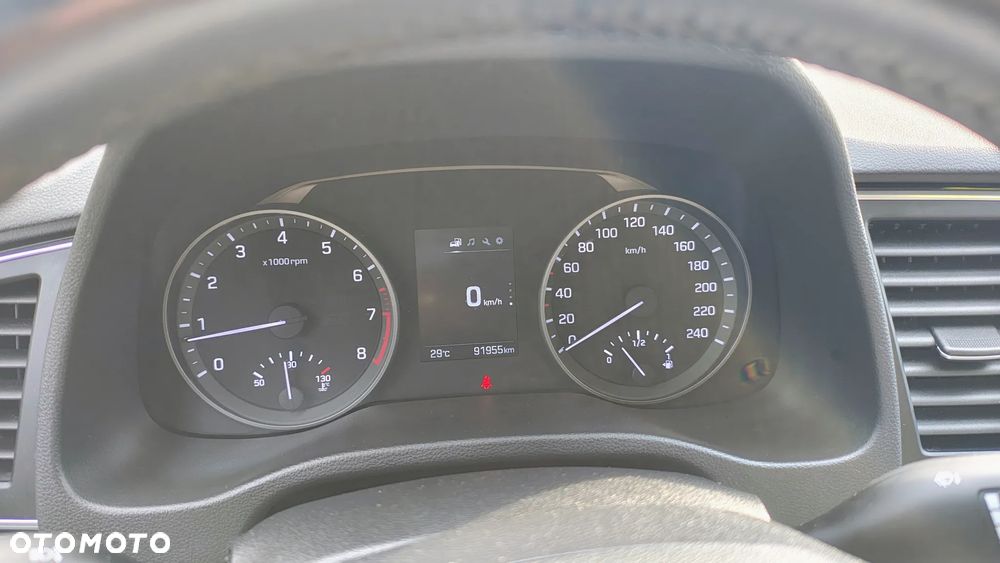 Hyundai Elantra 1.6 Comfort - 6