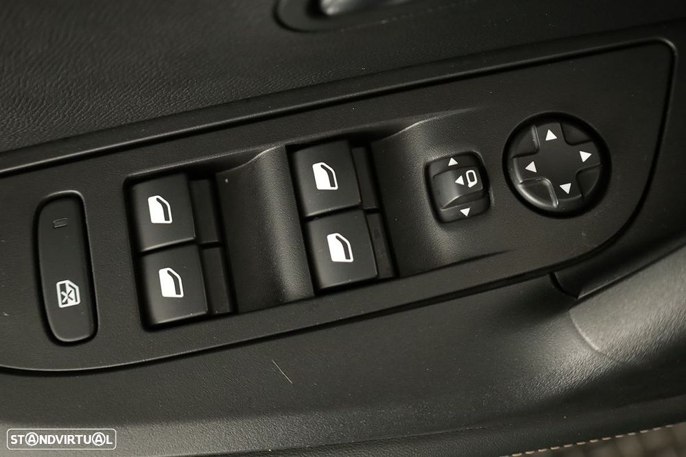 Peugeot 2008 1.2 PureTech Allure - 20