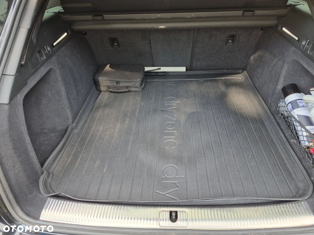 Audi A4 Avant 2.0 TDI ultra S tronic sport - 24
