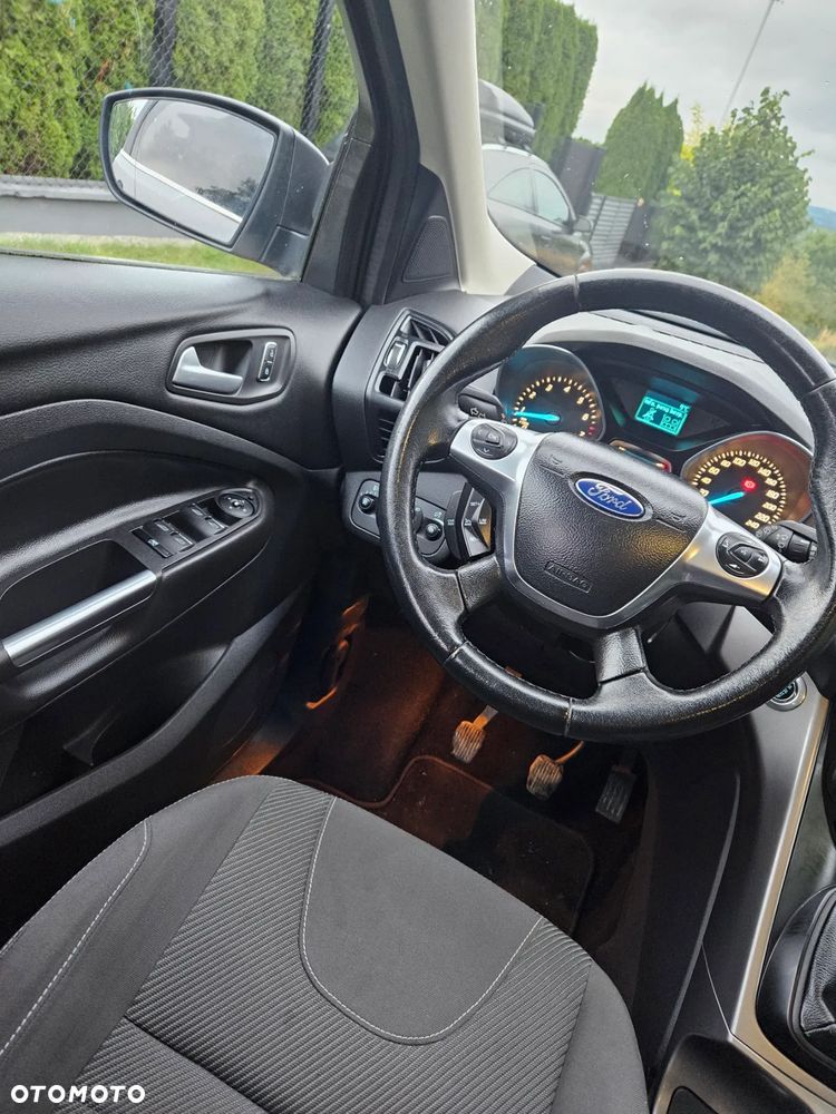 Ford Kuga - 23
