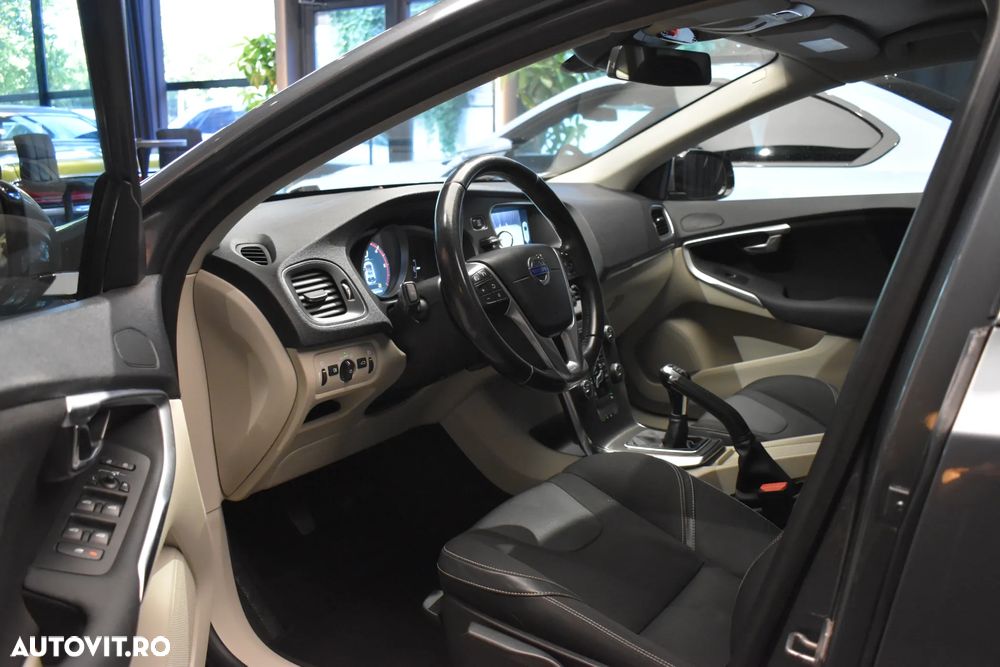 Volvo V40 D4 VEA Summum - 7