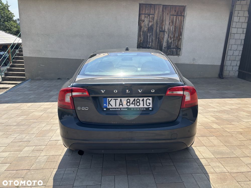 Volvo S60 2010 photo 3