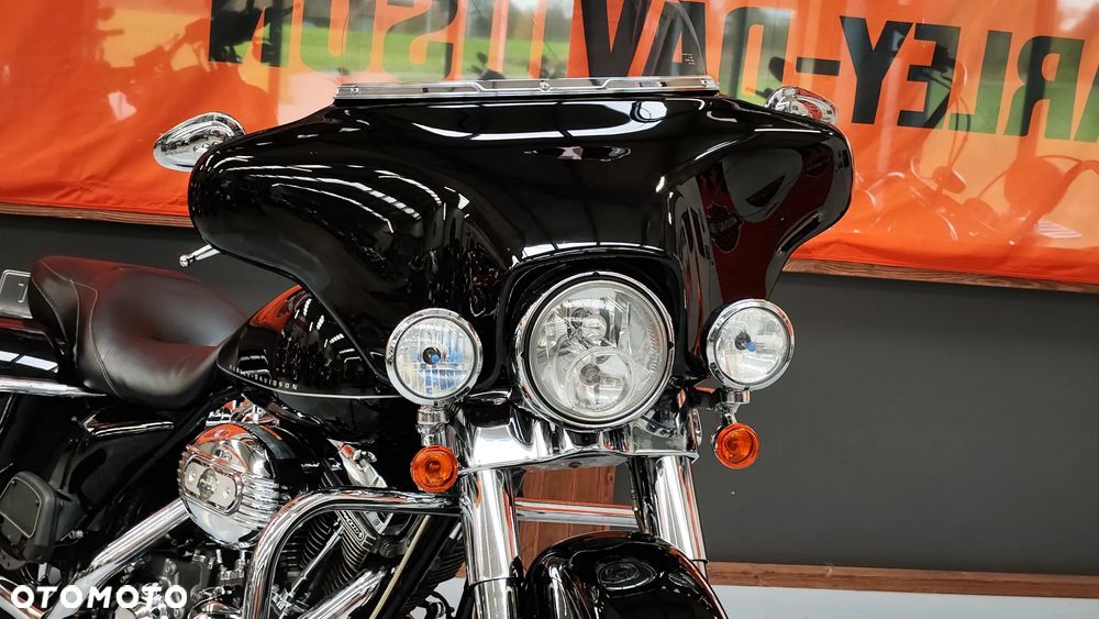 Harley-Davidson CVO Street Glide - 19