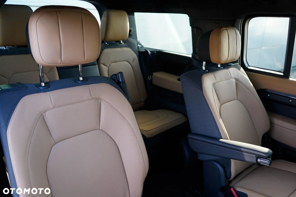 Land Rover Defender 3.0 D350 mHEV X-Dynamic HSE - 36