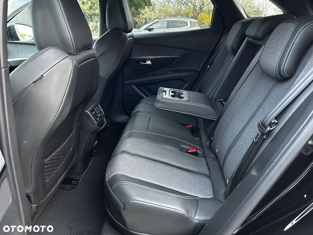 Peugeot 3008 1.6 PureTech Hybrid4 PHEV Allure Pack S&S EAT8 - 36