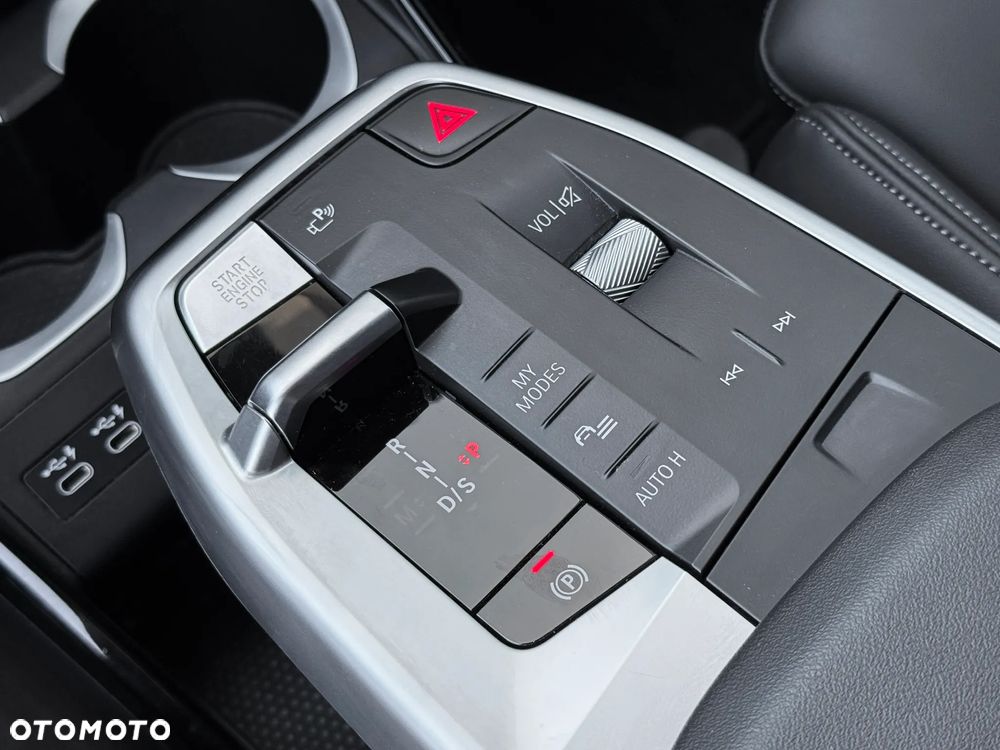 BMW X1 xDrive23d mHEV - 21