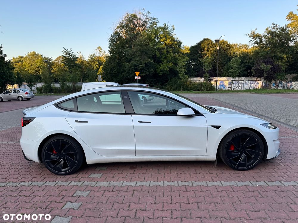 Tesla Model 3 - 5