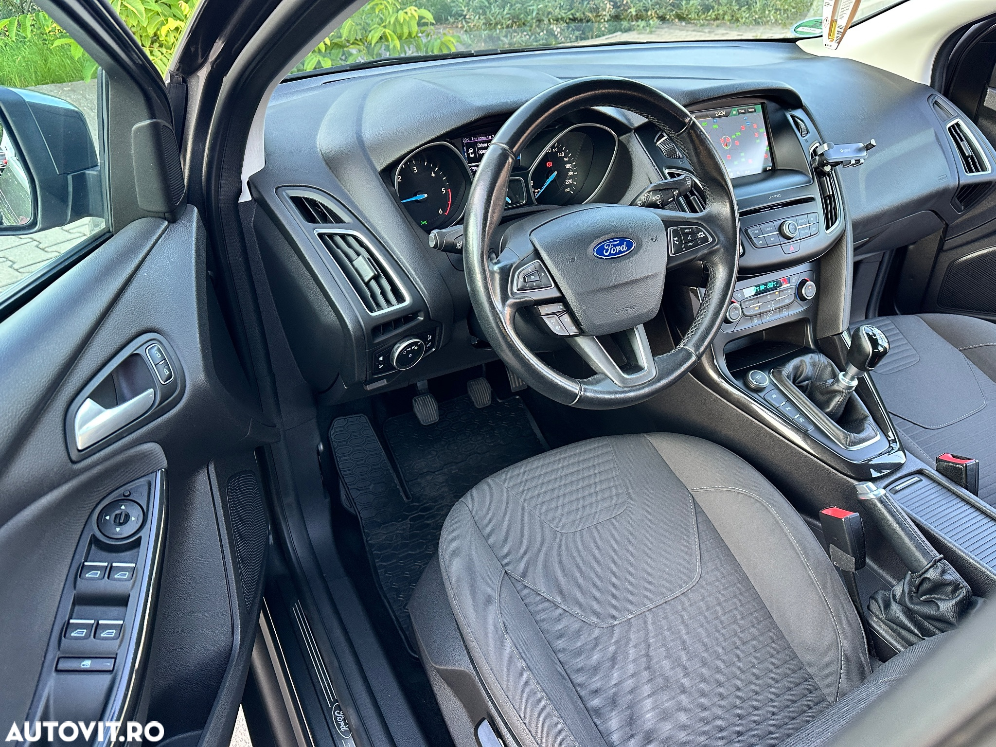 Ford Focus 1.5 EcoBlue Start-Stopp-System TITANIUM - 18
