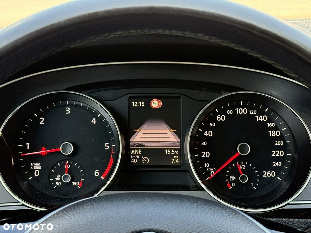 Volkswagen Passat - 20