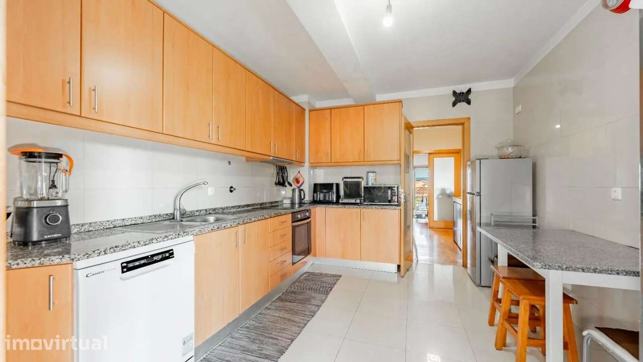 Apartamento T3 em Fradelos | 146 m² | Varanda c/ Churrasqueira - Grande imagem: 2/30