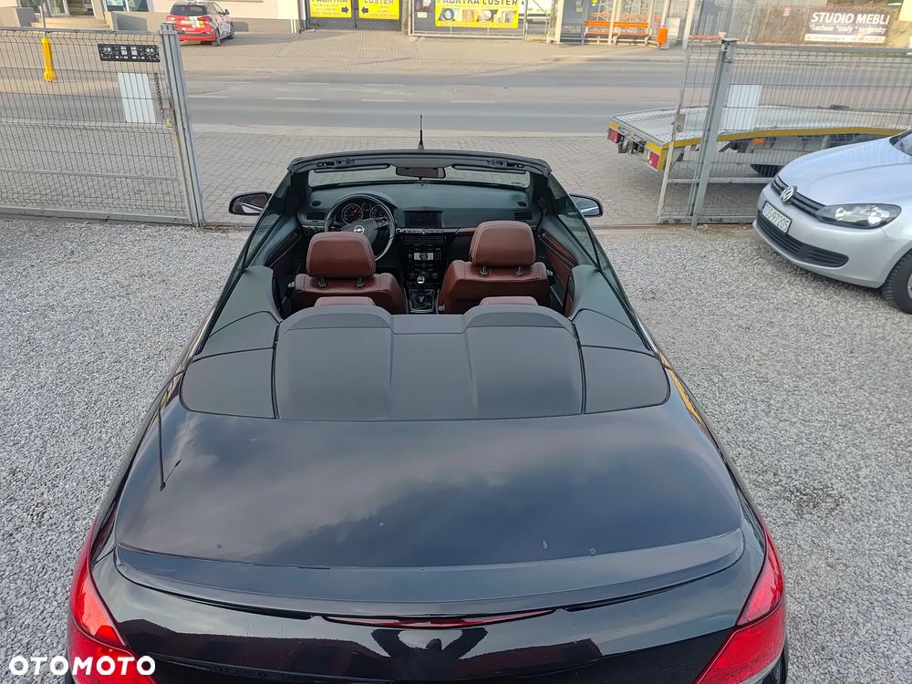 Opel Astra 1.6 Turbo Cosmo - 26