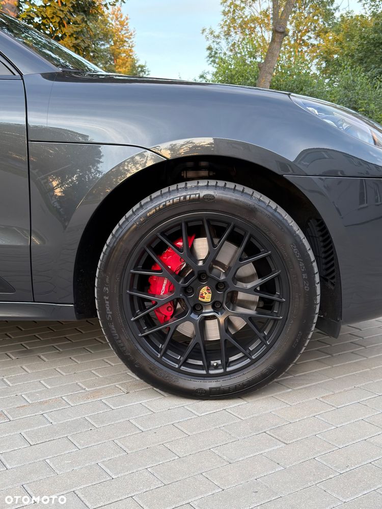 Porsche Macan GTS PDK - 35