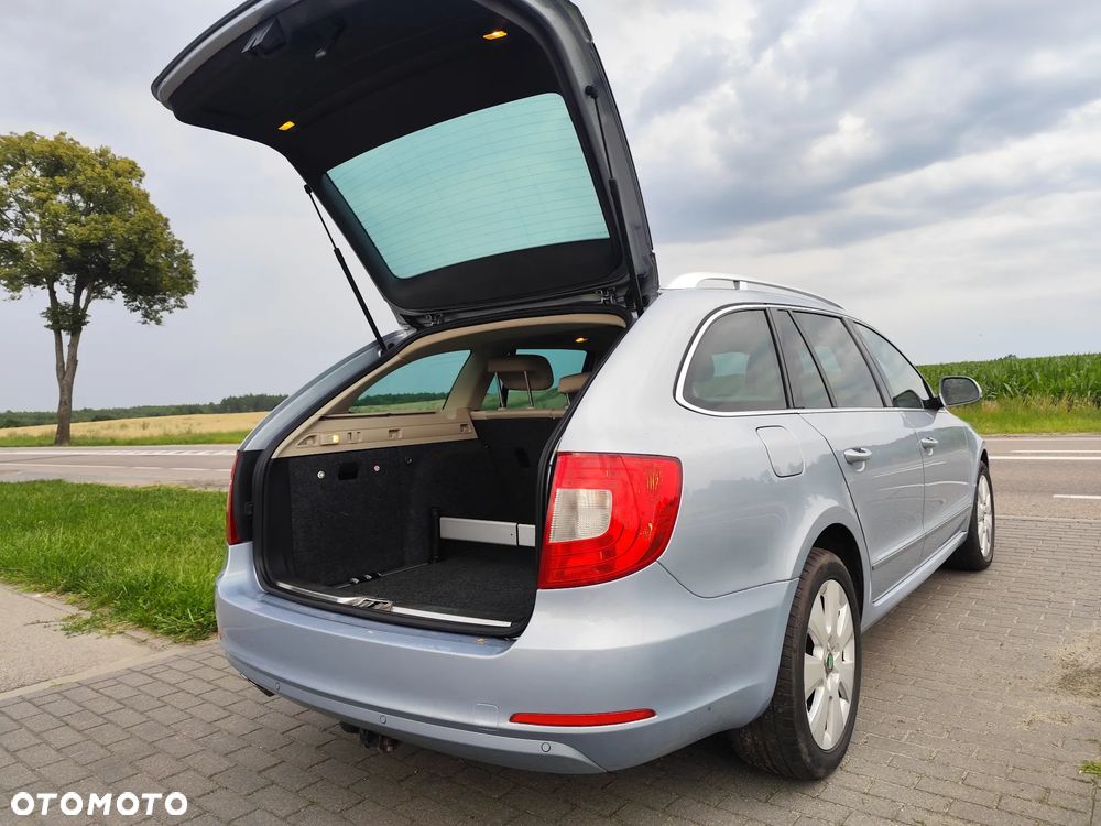 Skoda Superb 2.0 TDI Elegance DSG - 39