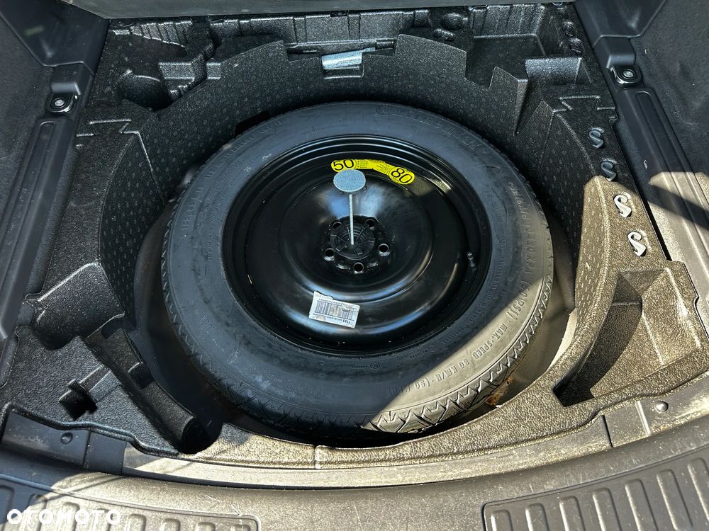 Land Rover Discovery Sport - 30