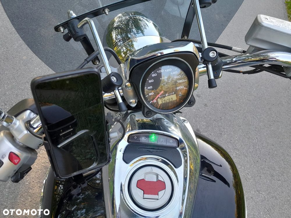 Suzuki Intruder - 9