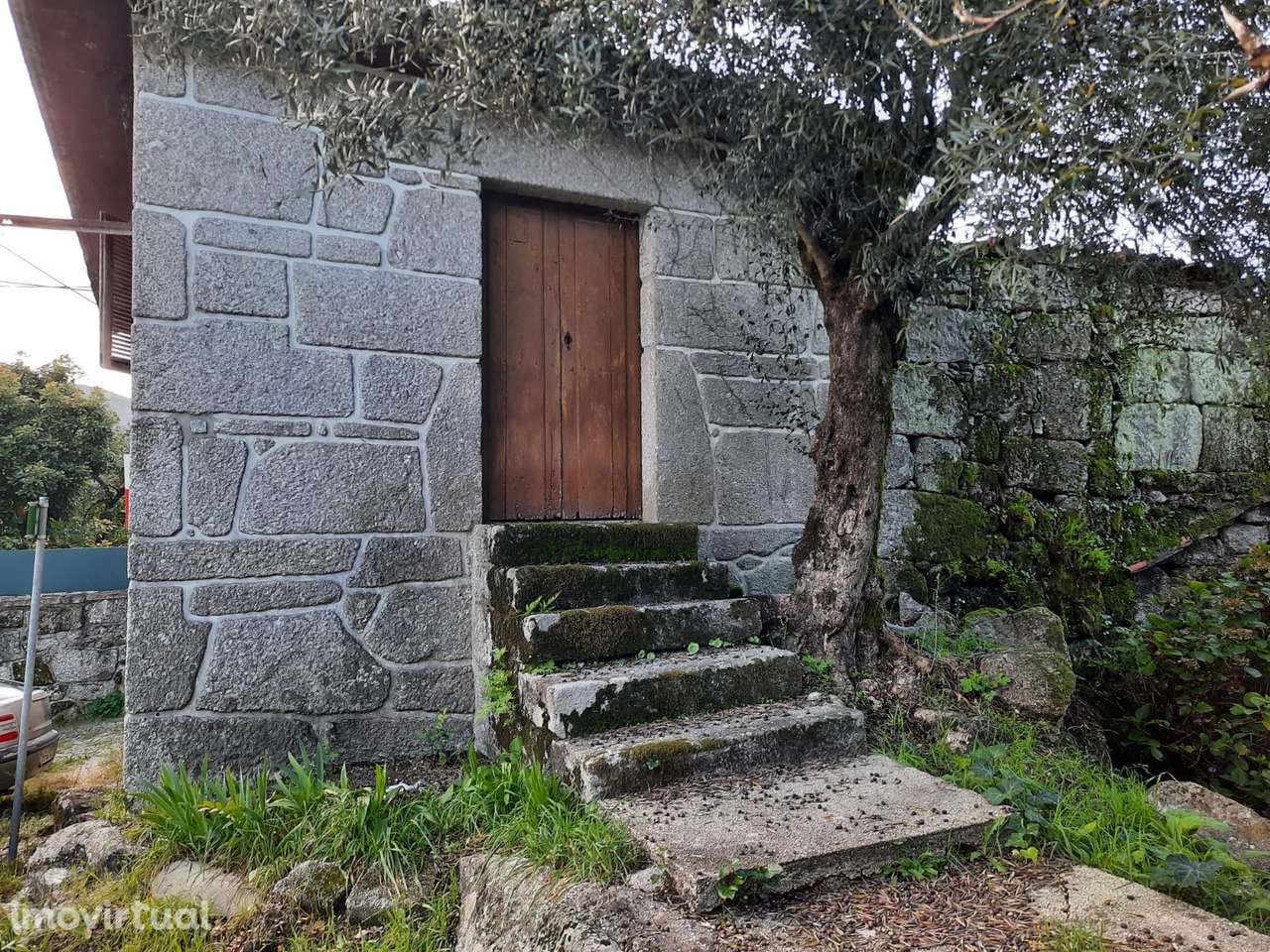 Moradia para restauro em Freitas - Grande imagem: 2/24