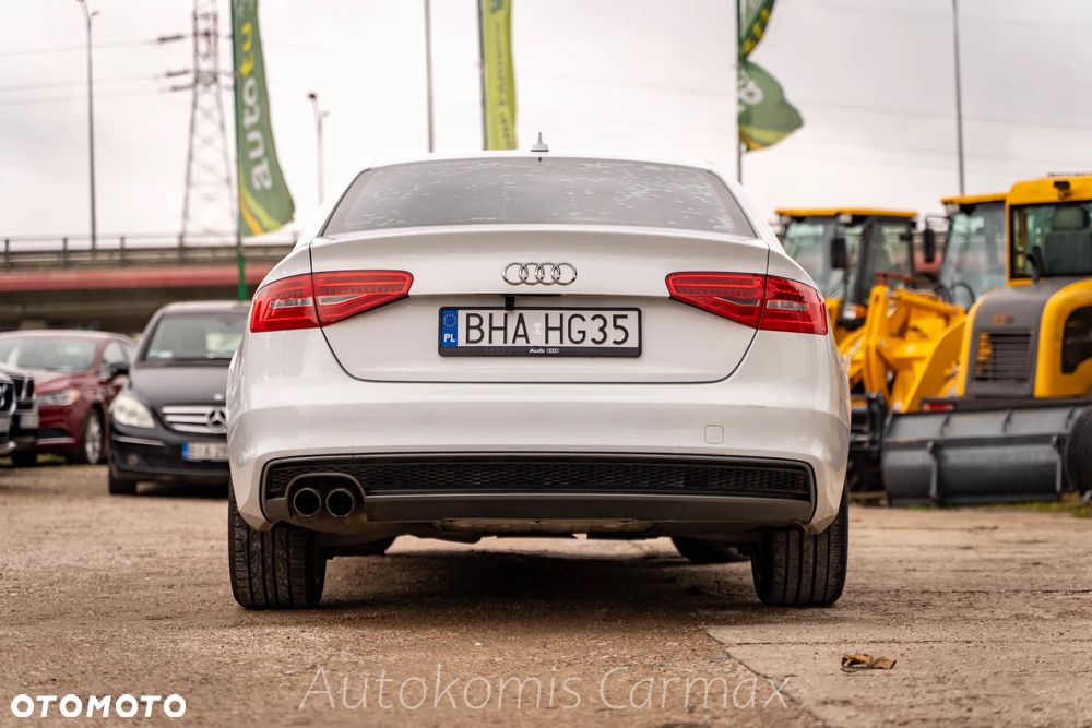 Audi A4 Limousine - 9