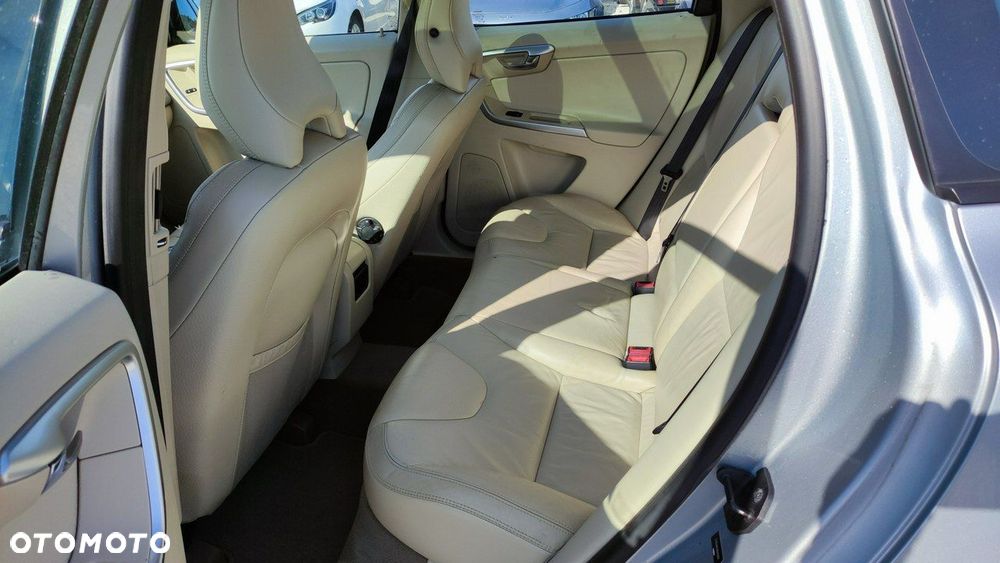Volvo XC 60 - 8