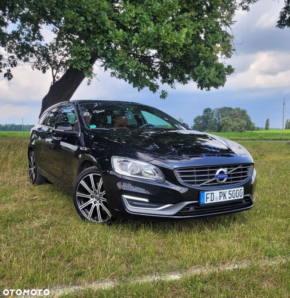 Volvo V60 D4 Geartronic Summum - 1