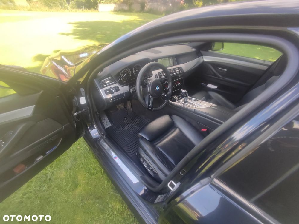 BMW Seria 5 525d xDrive - 6