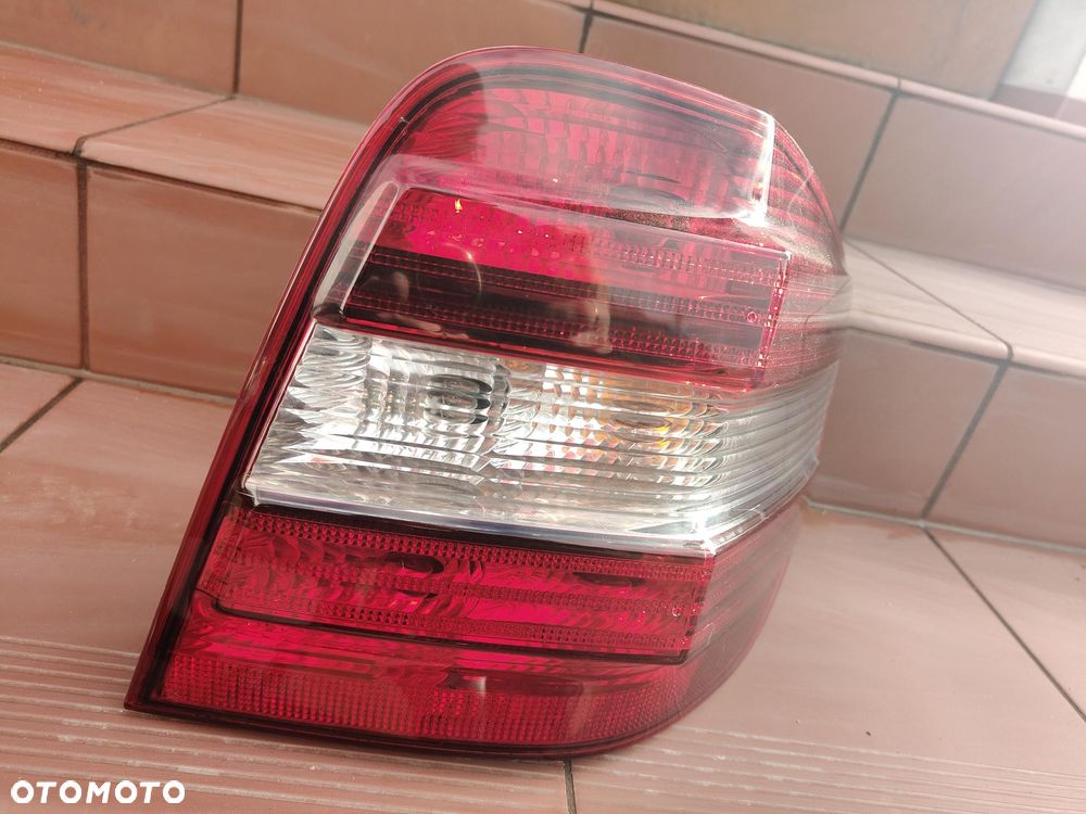 MERCEDES ML W164 LIft 08-11 Lampa Tylna Lewa Prawa Tył - 21