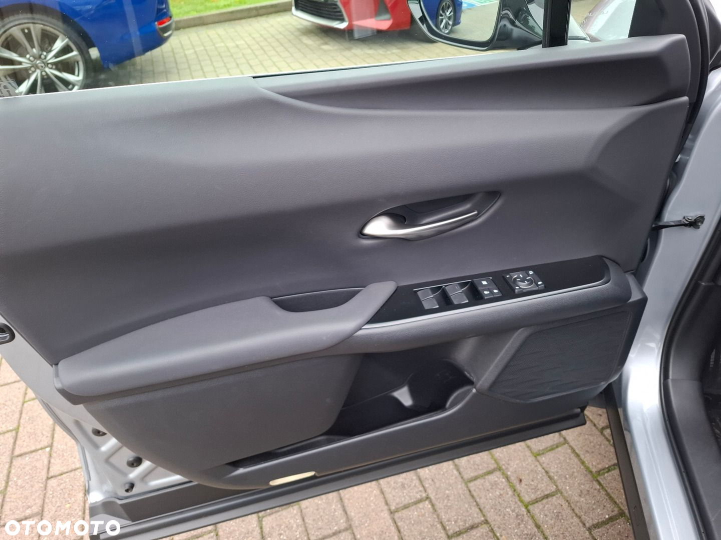 Lexus UX - 12